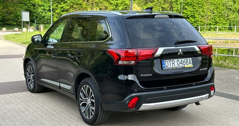 Mitsubishi Outlander cena 79900 przebieg: 210000, rok produkcji 2017 z Wrocław małe 596